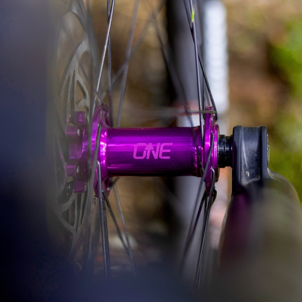 OneUp Gallery 2 - OneUpComponents_FrontHub_OnBike_2_7fc525a6-3b60-4461-8caa-8aa4cdd27d06.jpg