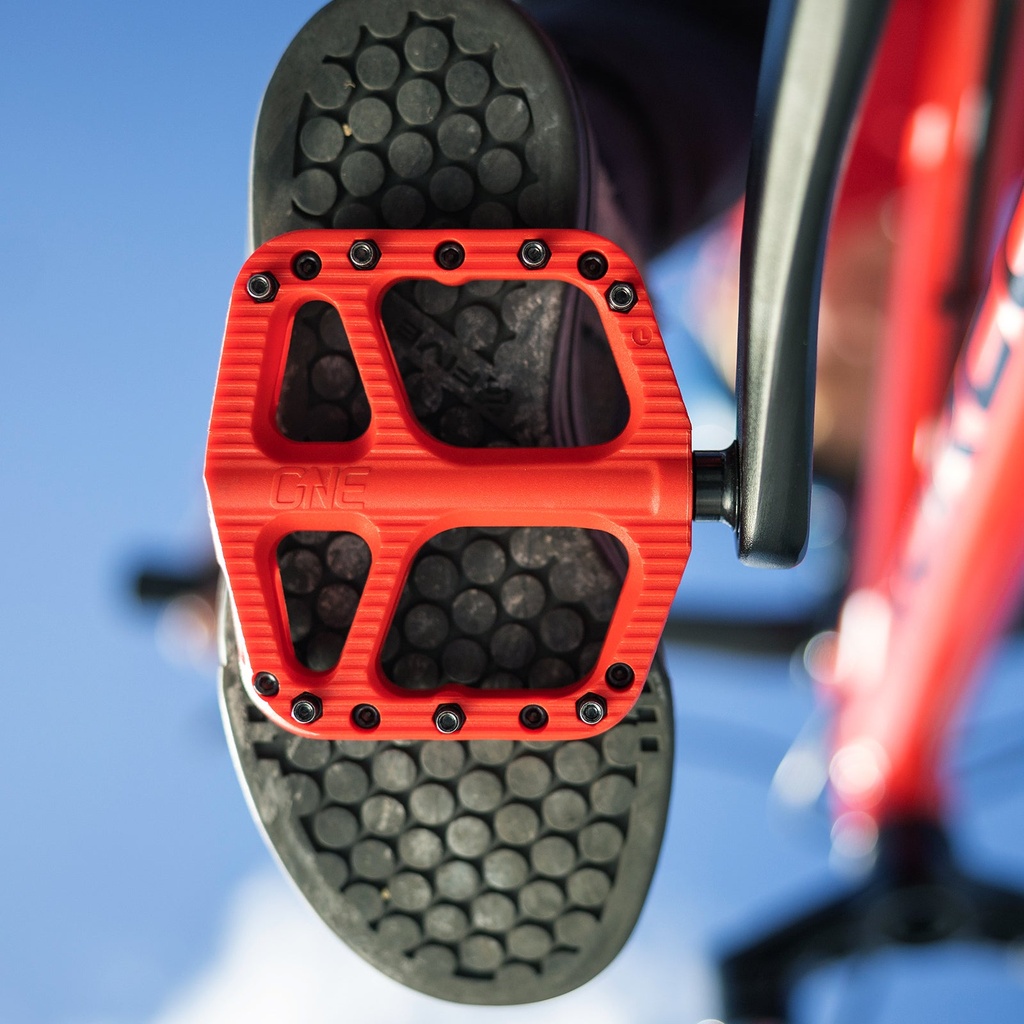 OneUp Gallery 4 - OneUpComponents_SmallCompPedals_RED_OnBike1.jpg