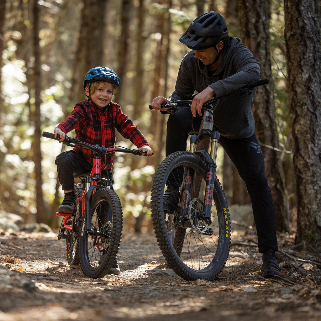 OneUp Gallery 5 - OneUpComponents_SmallCompPedals_RED_OnBike2.jpg